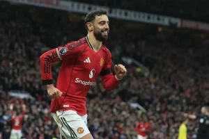 Bruno Fernandes reveals condition to continue at Manchester United.