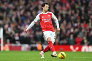 Arsenal enfrenta teste crucial das suas credenciais de campeão em Brentford