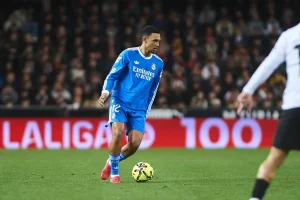 Álvaro arbeloa diminui expectativas sobre regresso de Trent Alexander-Arnold