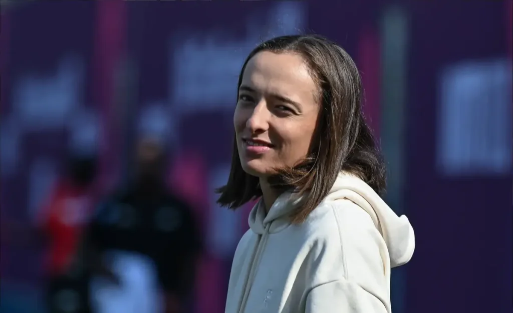 Iga Swiatek explains absence from the match between Rybakina and Sabalenka in Australia.