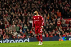 Mo salah surpreende com regresso à arábia saudita após proposta do al-ittihad