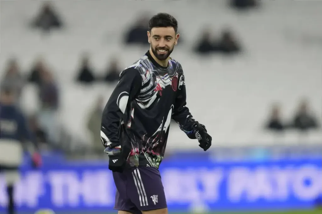 Manchester United is looking for a replacement for Bruno Fernandes amid contract uncertainties.