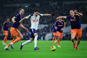 Postecoglou dispara: Tottenham não é um grande clube