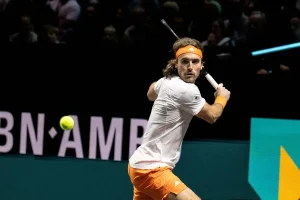 Stefanos Tsitsipas revela que deixou de disfrutar do ténis devido a lesões