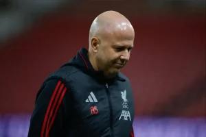 Arne Slot reage à vitória sofrida do Liverpool sobre o Sunderland