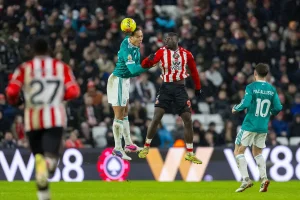 Van dijk dá vitória ao Liverpool e arruína série invicta do Sunderland em casa