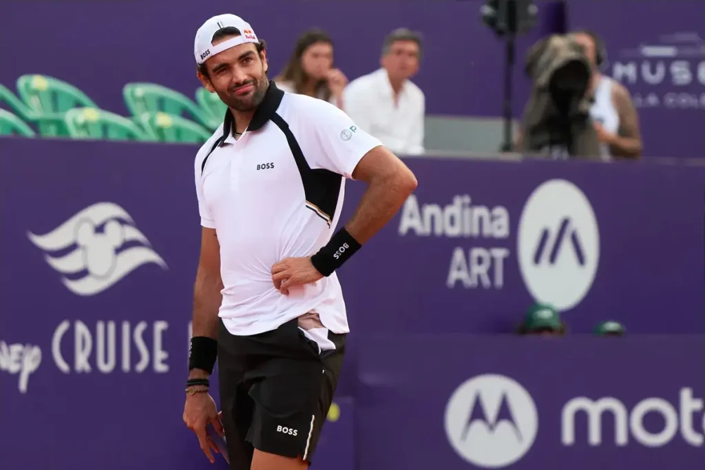 Berrettini eliminado em santiago, Rublev e Mensik brilham em Dubai