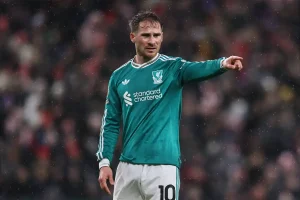 Manchester United persegue recorde de 60 anos com contratação de Mac Allister