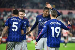 Lenda do Arsenal faz afirmação bombástica sobre “passageiro” da equipa