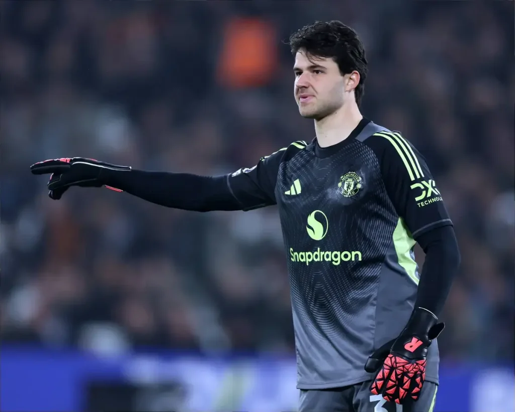 Senne Lammens revela-se a contratação mais importante do Manchester United