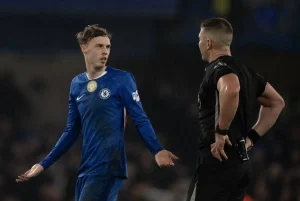 Liam Rosenior under pressure after Cole Palmer’s reaction in the game.