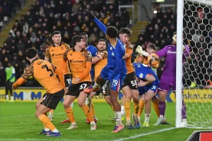 Cantos discriminatórios condenados como ‘mancha no futebol’ após detenções em Hull City