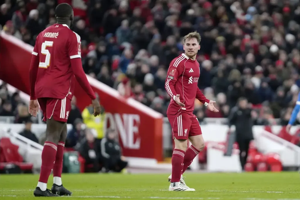 Liverpool vence Nottingham Forest com golo decisivo de Mac Allister ao cair do pano