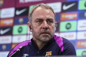 A defesa do Barcelona pode ser o calcanhar de aquiles de Hansi Flick esta época