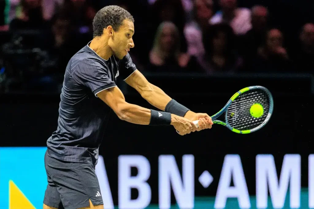 Medvedev e Felix Auger-Aliassime avançam em Dubai enquanto Bublik é eliminado