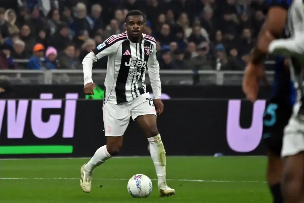 Kalulu desliga o telefone em meio a controvérsia com Bastoni, Juventus não procura ‘desculpas’