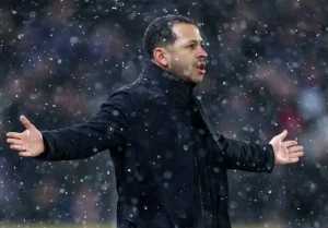 Liam Rosenior reveals four serious problems that are already affecting Chelsea.