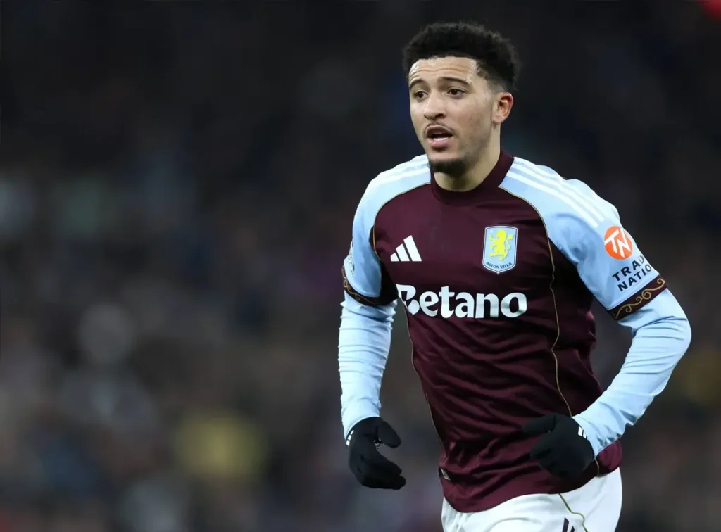 Jadon Sancho revela felicidade a jogar no Aston Villa