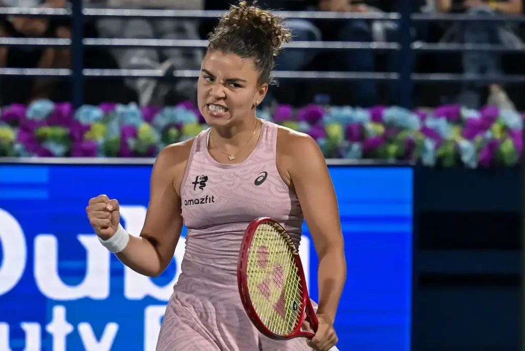 Jasmine Paolini celebra estreia vitoriosa no WTA 500 de Mérida