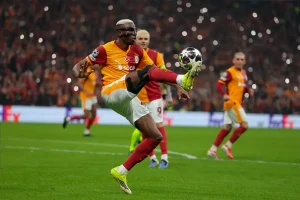 “Galatasaray in crisis: Osimhen’s salaries delayed and controversy over absence.”