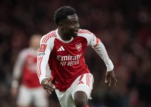 Saka pode quebrar recordes do Arsenal após renovação de contrato
