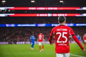 Benfica responds to Prestianni’s suspension by UEFA and raises controversy.