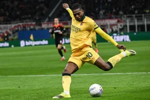 AC Milan empata com Como e perde oportunidade de relançar luta pela Serie A