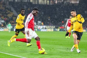 Glen Hoddle critica Saka após Arsenal perder pontos: Atitude inadequada