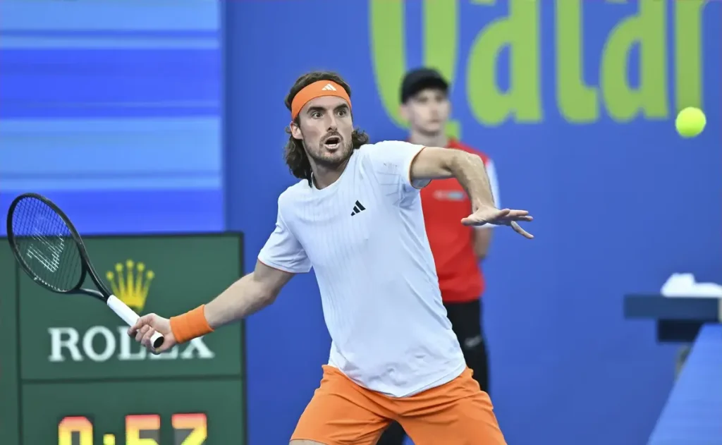 Stefanos Tsitsipas criticizes Goran Ivanisevic after comment about anxiety.