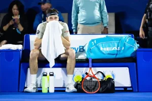 Taylor Fritz alerta para decisão ‘estúpida’ após aviso de lesão de ex-top 10