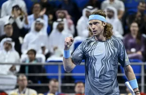Andrey Rublev desafia Carlos Alcaraz: “não é invencível, quero vencê-lo”