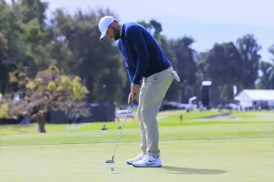 Scottie Scheffler receives harsh criticism after nearly missing the cut at the Genesis Invitational.