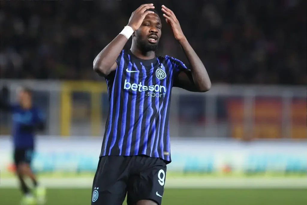 Clubes da Premier League de olho em estrela do Inter de Milão em má fase