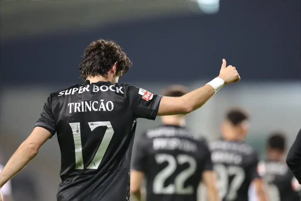 Trincão brilha e leva o Sporting à vitória sobre o Moreirense