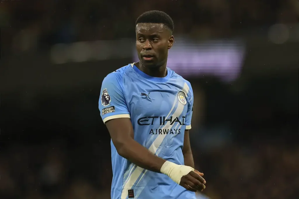 Guehi destaca que vitória sobre o Newcastle coloca o City na corrida pelo título