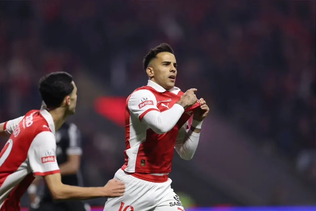 Braga triunfa em dérbi emocionante contra o V. Guimarães com cinco golos