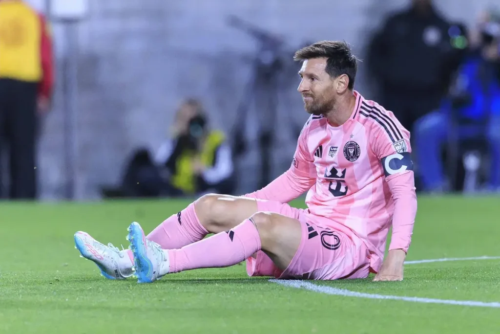 Inter Miami de Lionel Messi leva uma derrota pesada na estreia da temporada frente ao LAFC