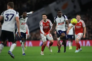 Jamie O’Hara critica a falta de garra do Tottenham na luta pela sobrevivência