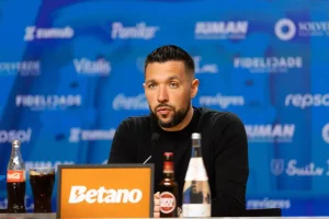 Treinador do FC Porto promete espetáculo no regresso contra o Arouca