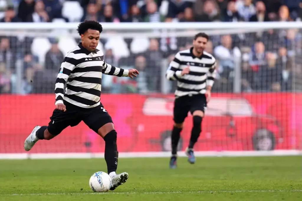Weston McKennie vai assinar novo contrato com a Juventus