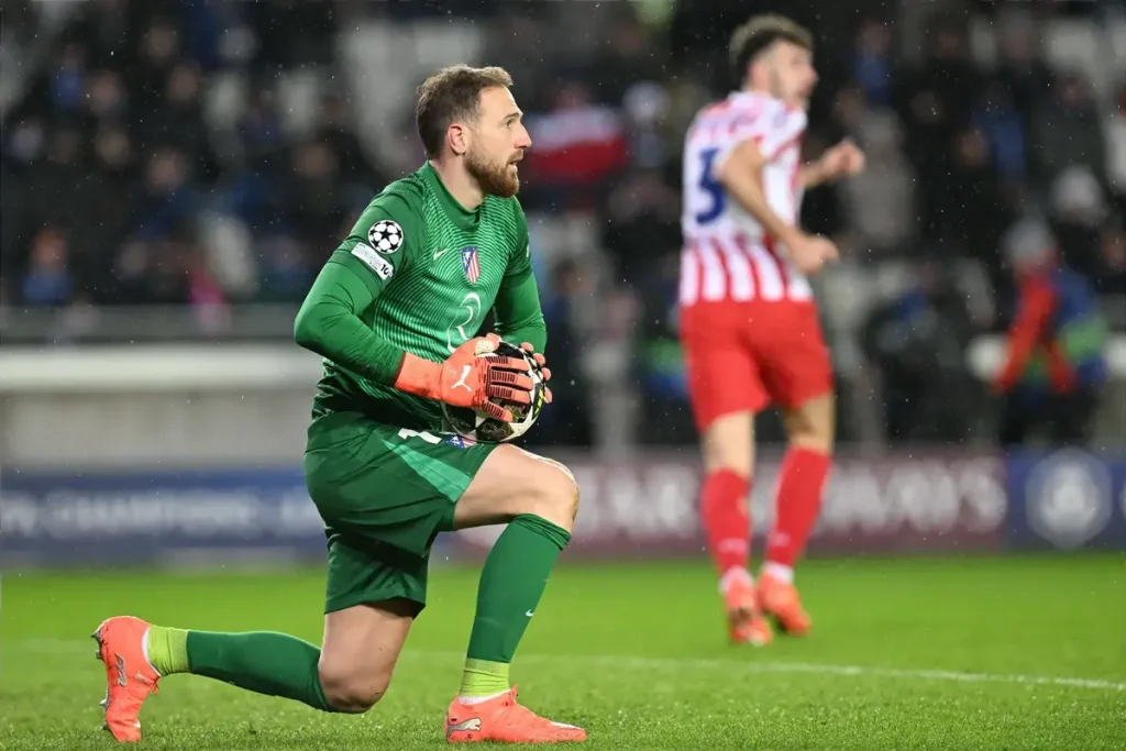 Guarda-redes da Champions League supera Kane e Haaland em assistências