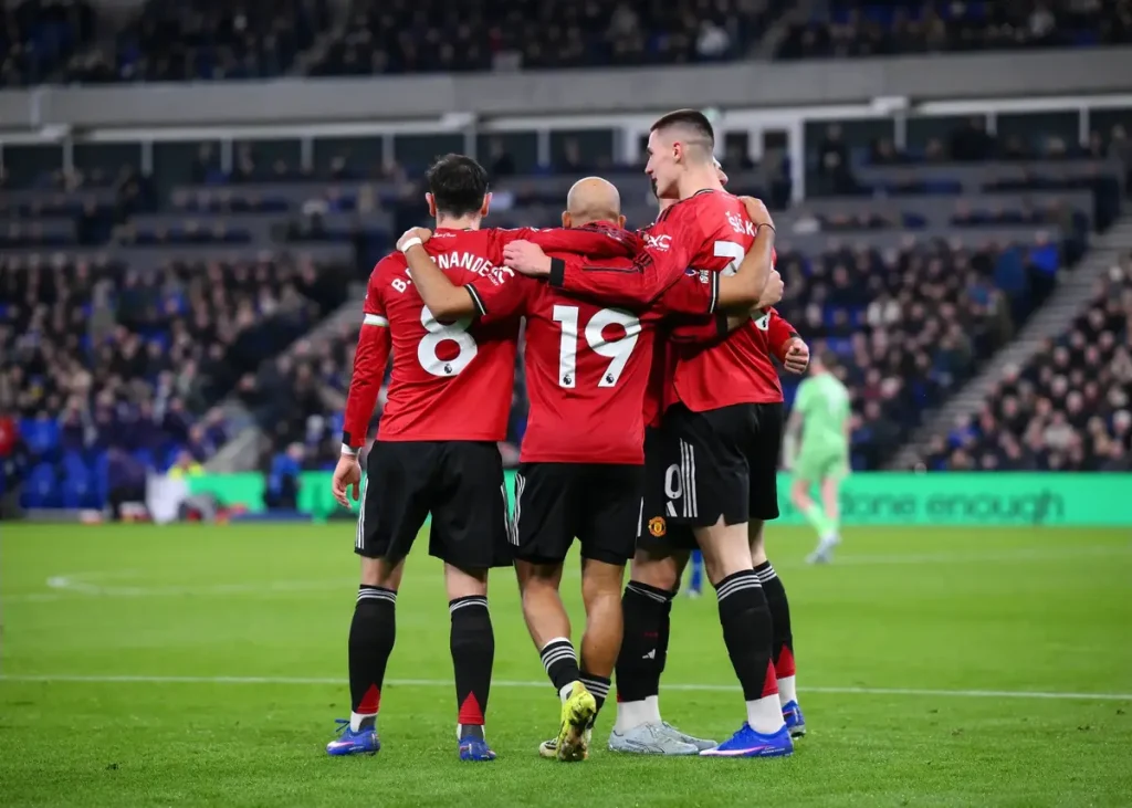 Manchester United estabelece prazo para decisão sobre novo treinador