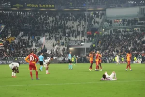 “Explosive reaction from Juventus fans after Galatasaray’s second goal.”