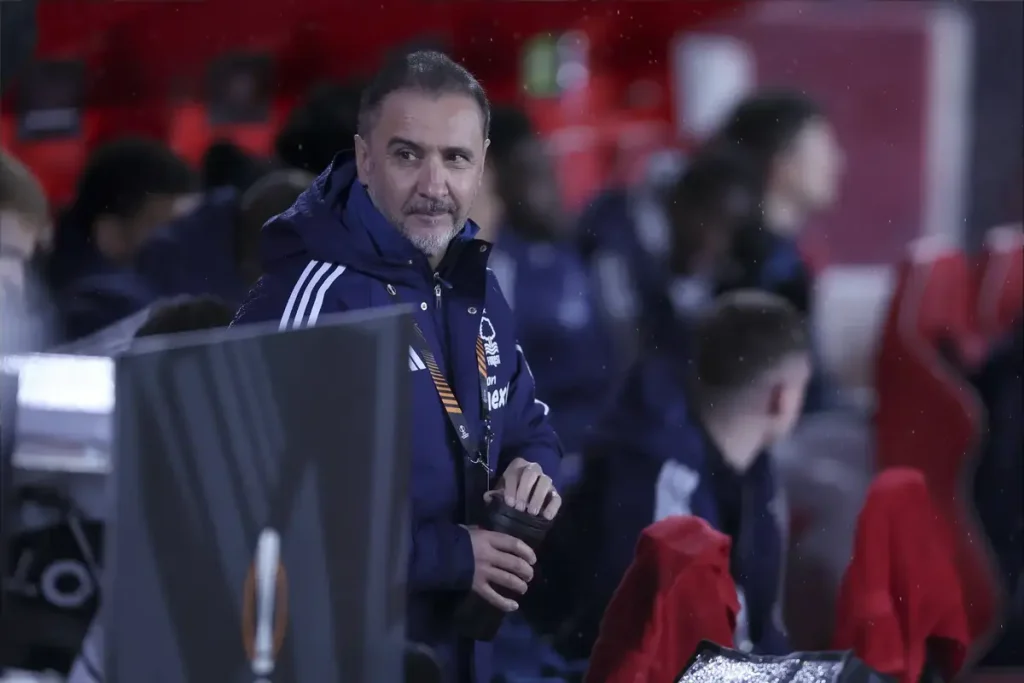 Ex-Benfica destaca-se enquanto Vítor Pereira assegura oitavos da liga europa