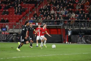 Três equipas portuguesas na champions? Goleada do AZ Alkmaar adia sonho