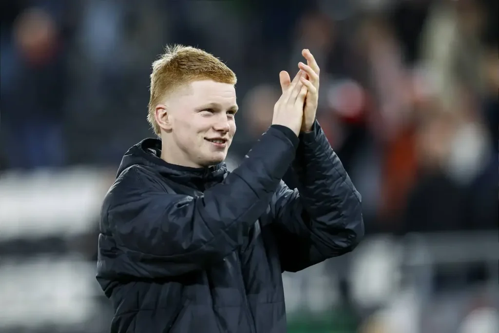 Real Madrid e gigantes da Premier League seguem de perto Kees Smit