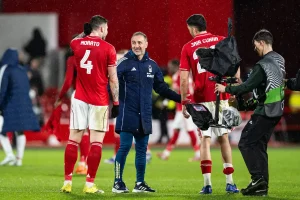 Vítor Pereira pode voltar a defrontar o FC Porto na Liga Europa