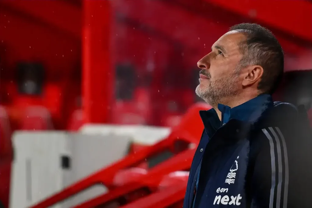 Vítor Pereira admite alívio após arriscar na seleção do Forest para o duelo com o Fenerbahçe