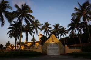 VIDEO – Armed man shot after invading Donald Trump’s residence in Mar-a-Lago.