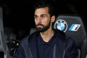 Álvaro Arbeloa calls an emergency meeting with Real Madrid players.